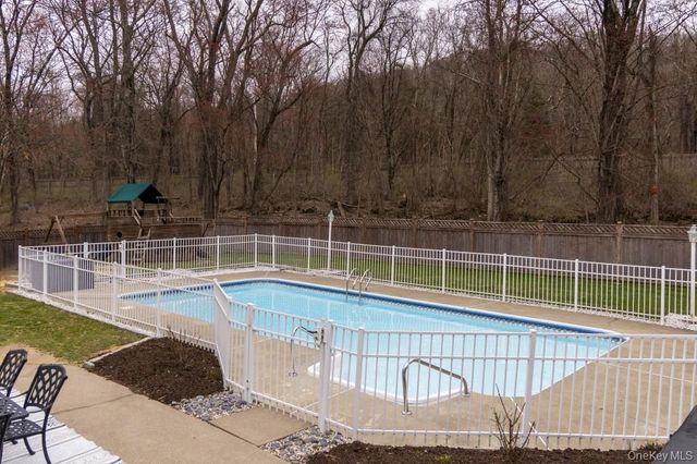 12 Ann Drive, Rhinebeck, NY 12572