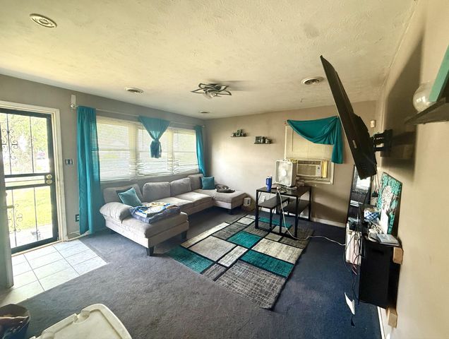 4241 W 22nd Plaza, Gary, IN 46404