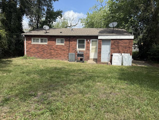4241 W 22nd Plaza, Gary, IN 46404