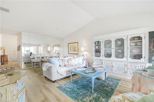 6045 Chardonnay LN 302, Naples, FL 34119