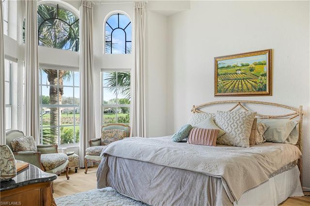 6045 Chardonnay LN 302, Naples, FL 34119