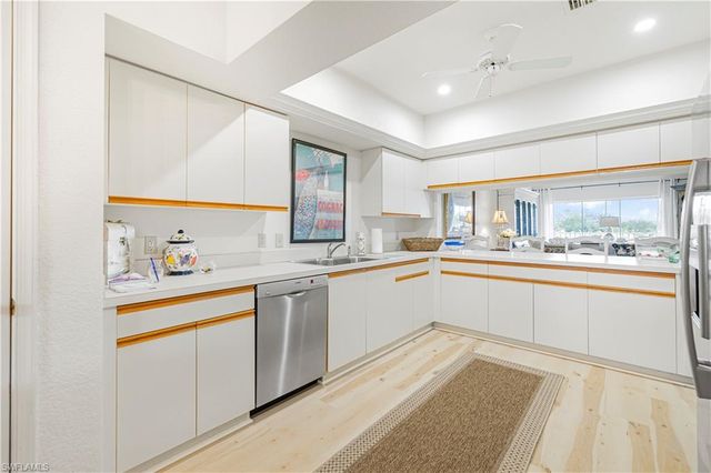 6045 Chardonnay LN 302, Naples, FL 34119