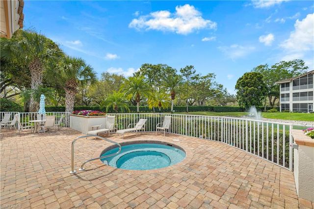 6045 Chardonnay LN 302, Naples, FL 34119