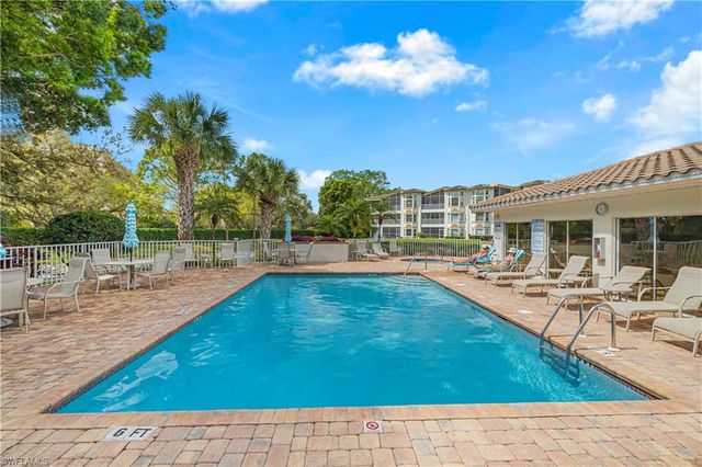 6045 Chardonnay LN 302, Naples, FL 34119