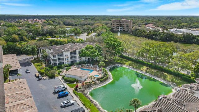 6045 Chardonnay LN 302, Naples, FL 34119