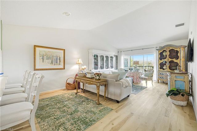 6045 Chardonnay LN 302, Naples, FL 34119