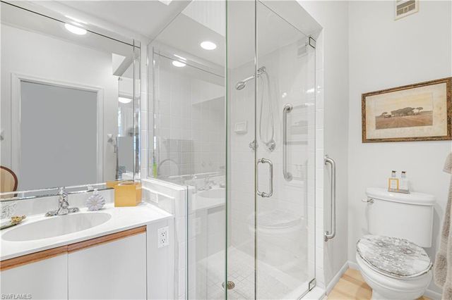 6045 Chardonnay LN 302, Naples, FL 34119