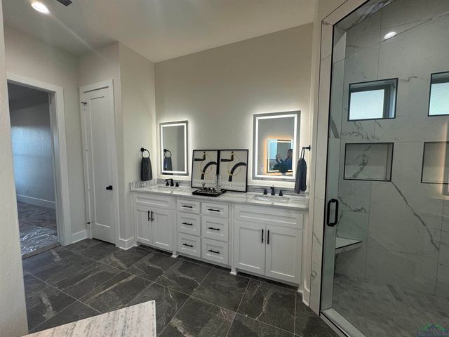 3922 Hidden Hills Cir, Longview, TX 75605