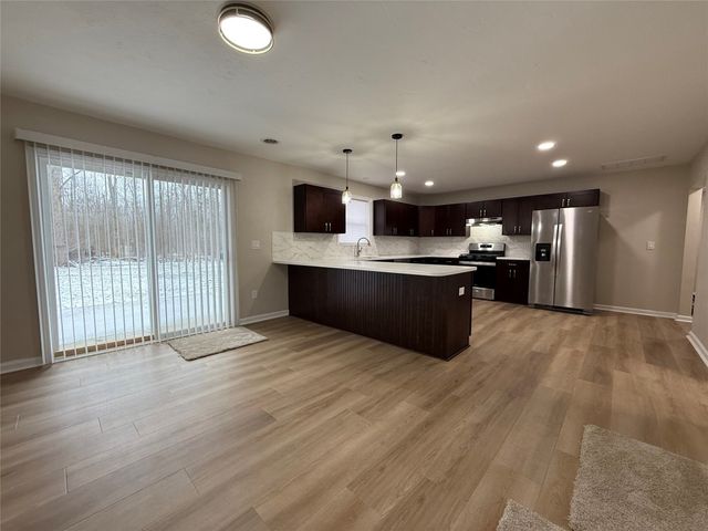 7207 E LAKE Road, Erie, PA 16511