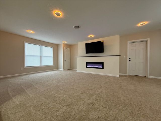 7207 E LAKE Road, Erie, PA 16511