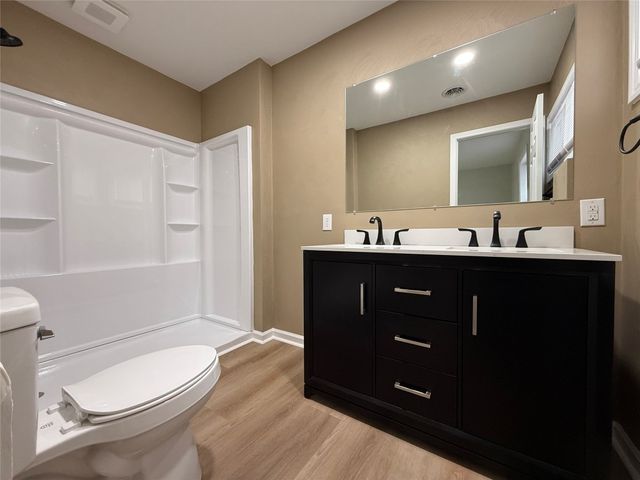 7207 E LAKE Road, Erie, PA 16511