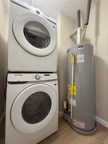 7207 E LAKE Road, Erie, PA 16511