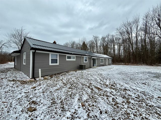 7207 E LAKE Road, Erie, PA 16511