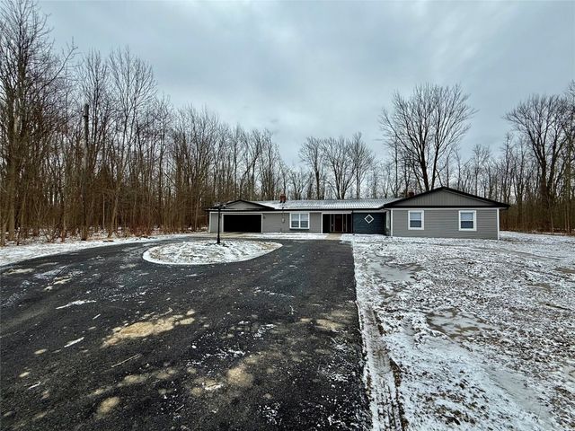 7207 E LAKE Road, Erie, PA 16511