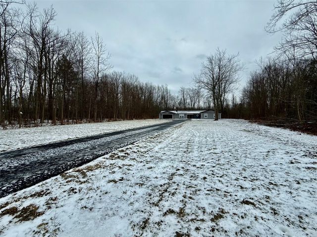 7207 E LAKE Road, Erie, PA 16511