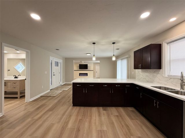 7207 E LAKE Road, Erie, PA 16511