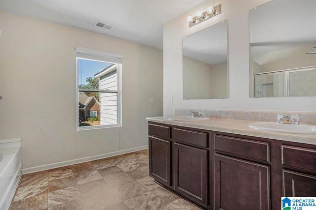 2050 KERRY CIRCLE, Calera, AL 35040
