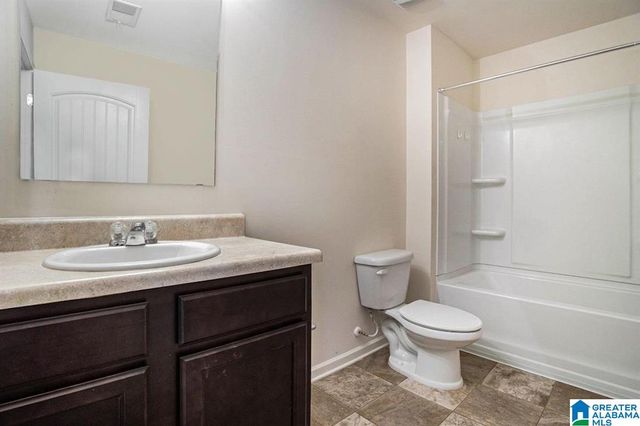 2050 KERRY CIRCLE, Calera, AL 35040