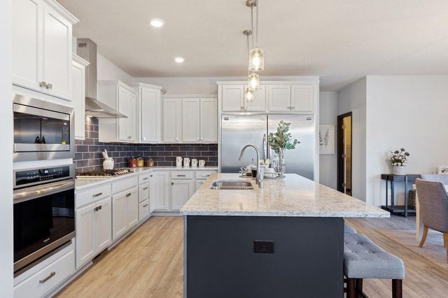 20069 Globe Drive, Lakeville, MN 55044