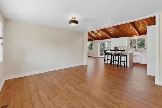 18082 Hummingbird, Penn Valley, CA 95946