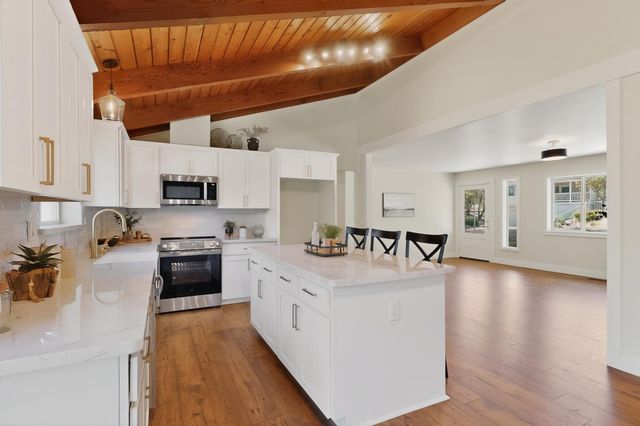 18082 Hummingbird, Penn Valley, CA 95946