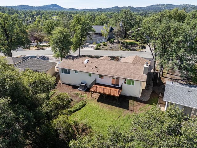 18082 Hummingbird, Penn Valley, CA 95946