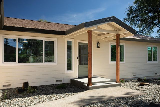 18082 Hummingbird, Penn Valley, CA 95946