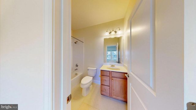 15305 LINVILLE CREEK DR, Haymarket, VA 20169