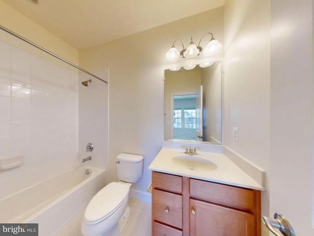 15305 LINVILLE CREEK DR, Haymarket, VA 20169