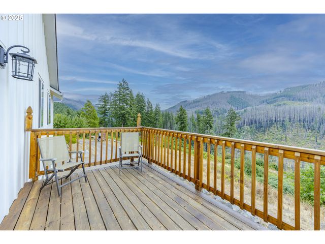 47555 MCKENZIE Hwy, Vida, OR 97488