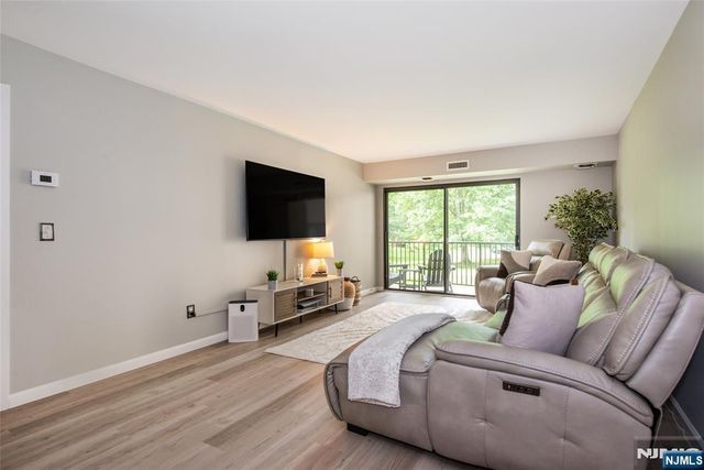 521 Piermont Avenue 119A, River Vale, NJ 07675
