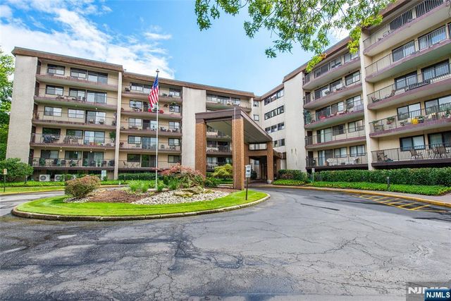 521 Piermont Avenue 119A, River Vale, NJ 07675
