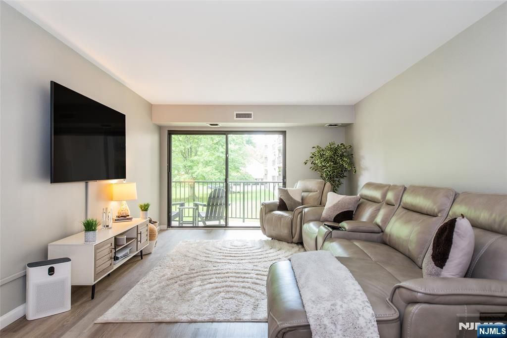 521 Piermont Avenue 119A, River Vale, NJ 07675