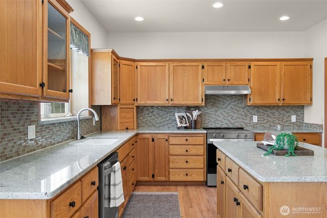 5887 Bay Pine Court, Ferndale, WA 98248