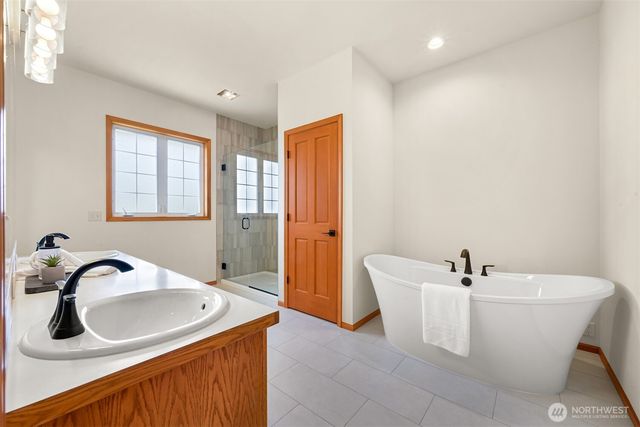5887 Bay Pine Court, Ferndale, WA 98248
