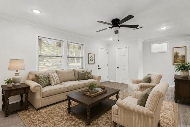 18 Westminister Drive, Little Rock, AR 72209