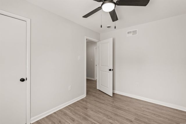 18 Westminister Drive, Little Rock, AR 72209