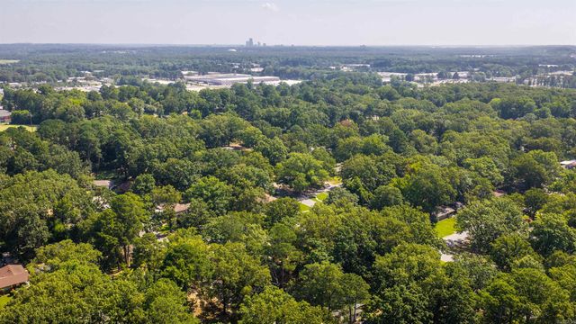 18 Westminister Drive, Little Rock, AR 72209