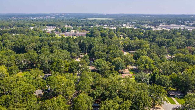 18 Westminister Drive, Little Rock, AR 72209