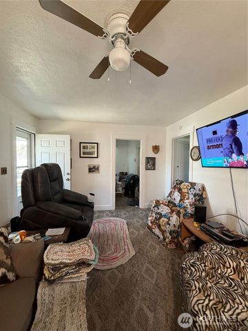 313 S Birch St, Omak, WA 98841