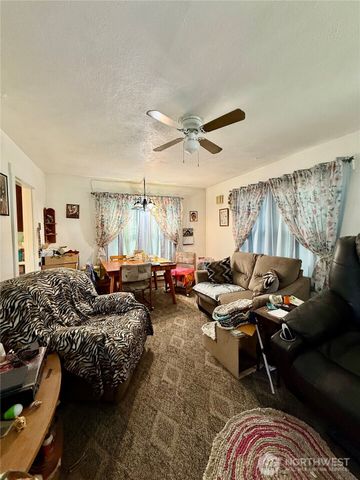 313 S Birch St, Omak, WA 98841