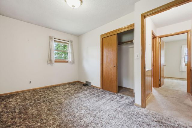 4002 7th Avenue, Anoka, MN 55303