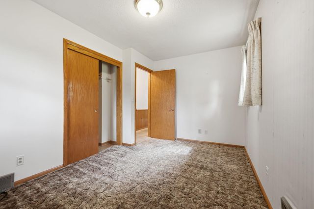 4002 7th Avenue, Anoka, MN 55303