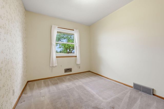 4002 7th Avenue, Anoka, MN 55303