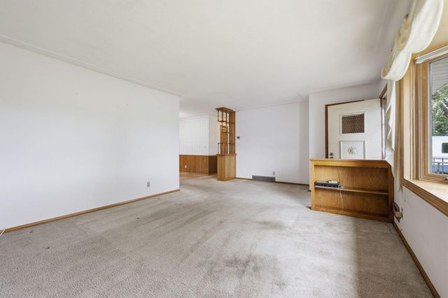 4002 7th Avenue, Anoka, MN 55303