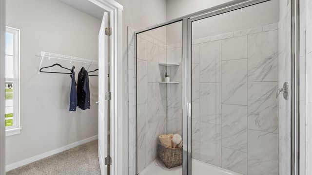 6613 Lake Ridge Avenue, Des Moines, IA 50320