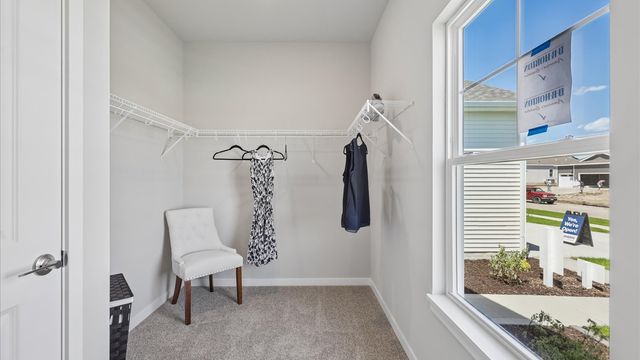 6613 Lake Ridge Avenue, Des Moines, IA 50320