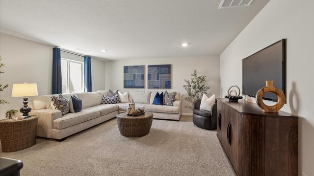 6613 Lake Ridge Avenue, Des Moines, IA 50320