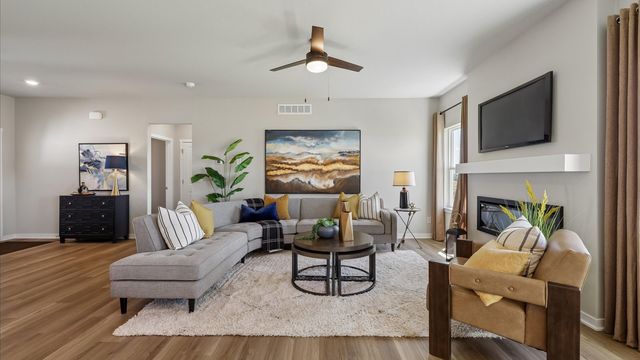 6613 Lake Ridge Avenue, Des Moines, IA 50320