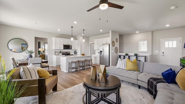6613 Lake Ridge Avenue, Des Moines, IA 50320